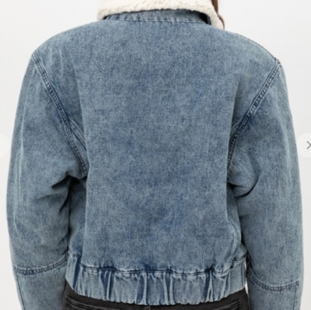 WARM FUZZY FEELING Women's Shearling collar denim Winter jean jacket - Picture 4 of 10